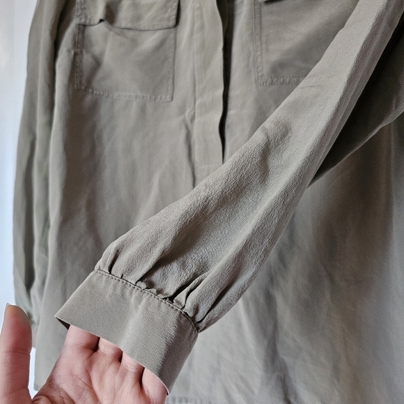 Talbots silk khaki half-button shirt with front pockets Size M - Picture 3 of 6